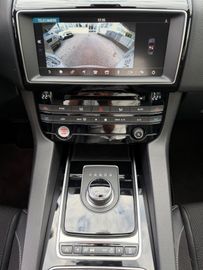 Jaguar F-Pace - 12