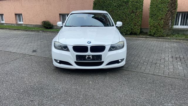 BMW 318 Baureihe 3 Lim. 318i+KLIMA+WEIS+ISOFIX+ALU+