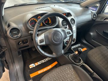 Opel Corsa D Selective *Klimaanlage*
