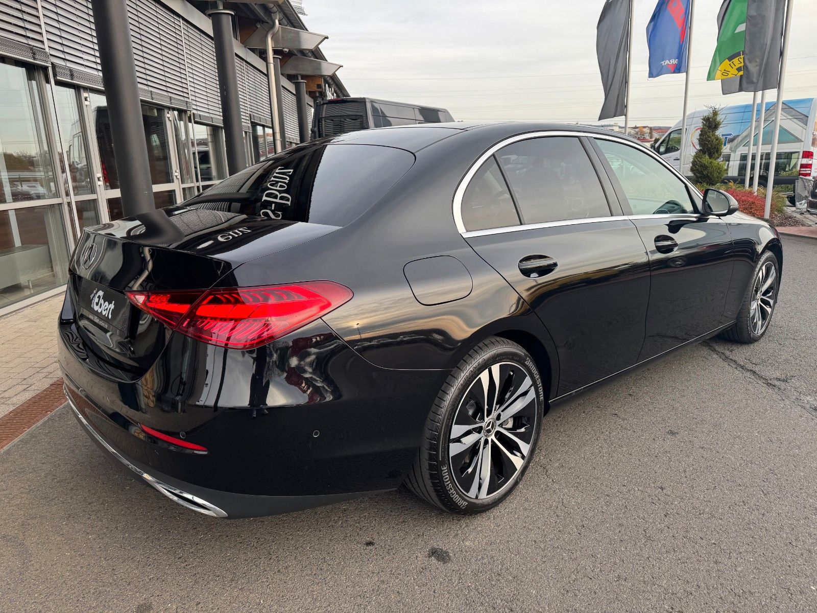 Fahrzeugabbildung Mercedes-Benz C 220d Avantgarde+Pano+HUD+RFK+TotW+AmbiPrem