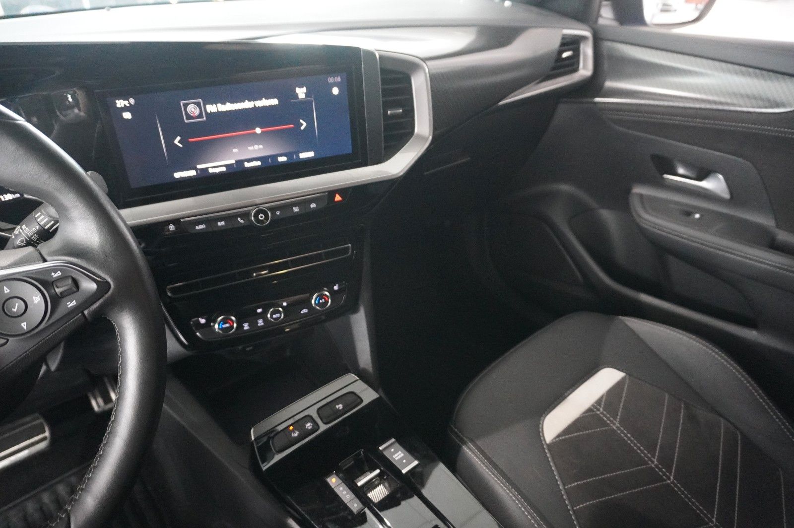 Fahrzeugabbildung Opel Mokka-e ULTIMATE 1-PHASIG NAVI/LED/KAMERA/DAB+