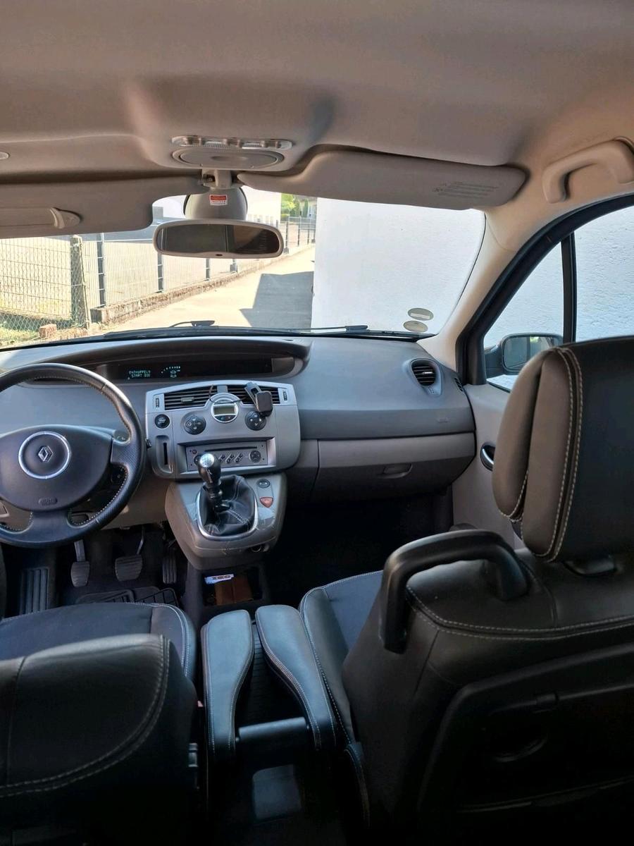 Renault Grand Scenic 2009 — photo 7