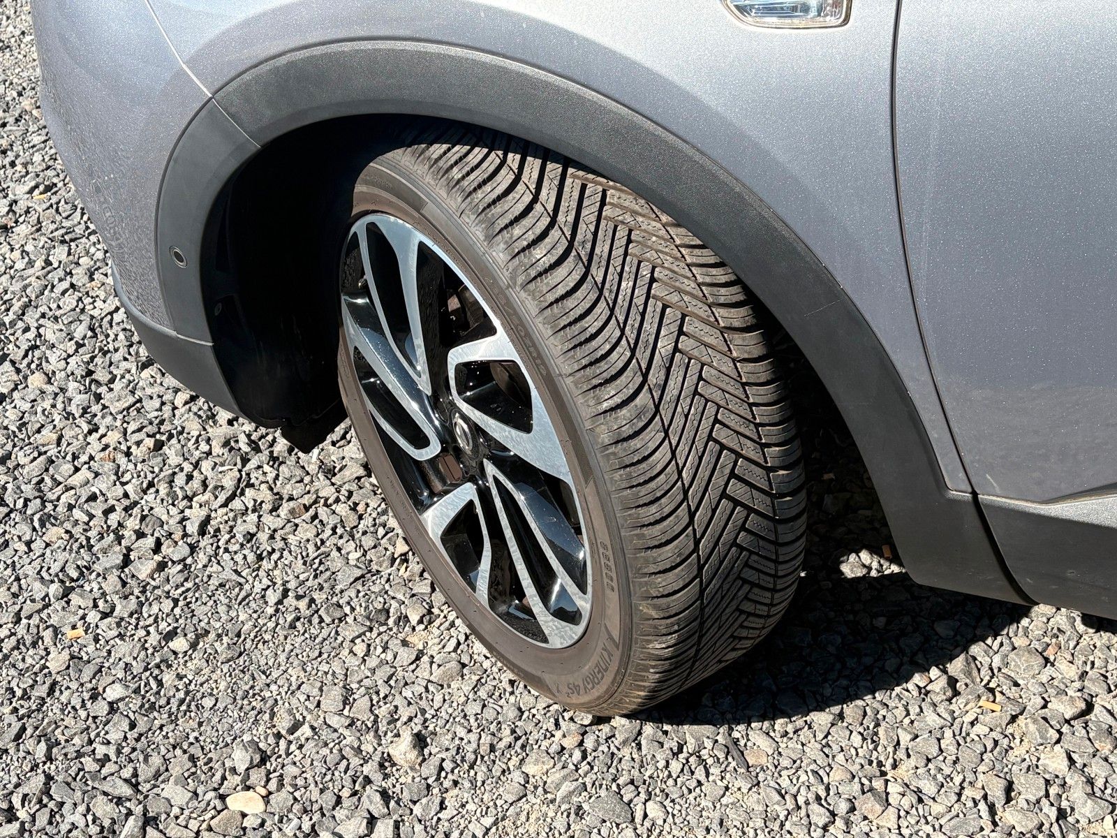Fahrzeugabbildung Opel Grandland (X) 1.2 Aut. Ultimate Navi Leder Pano