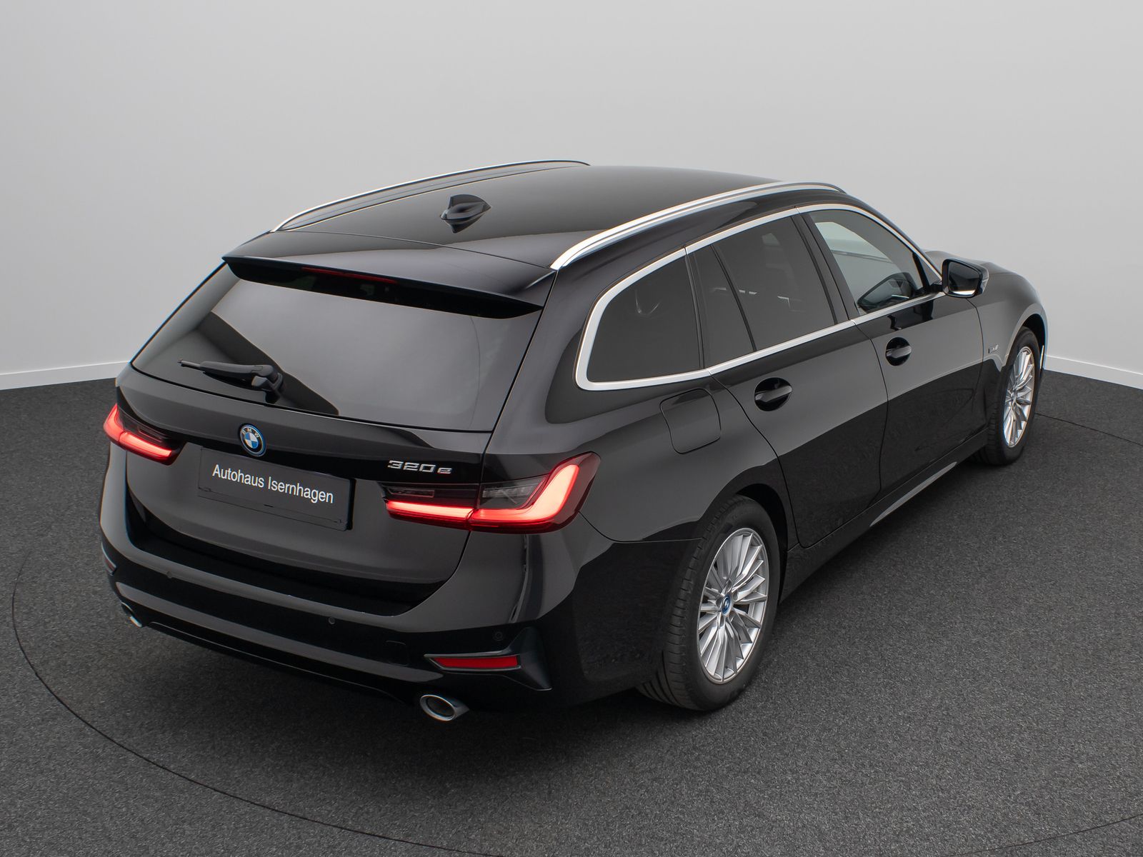 Fahrzeugabbildung BMW 320e Sport Line DAB HiFi CockPitPr Alarm PDC LED
