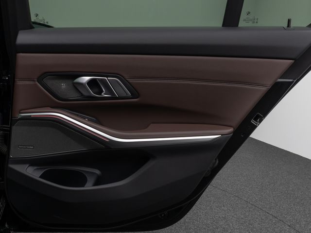 Foto Nummer 34: BMW 330e