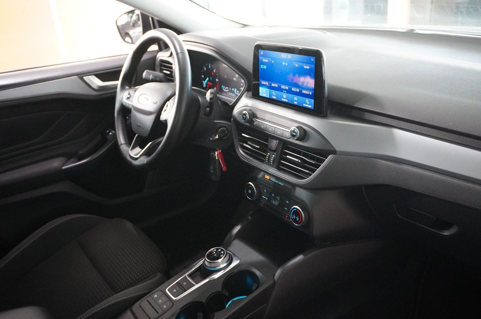 Fahrzeugabbildung Ford Focus Turnier 1.5D COOL & CONN. NAVI/LED/KAMERA