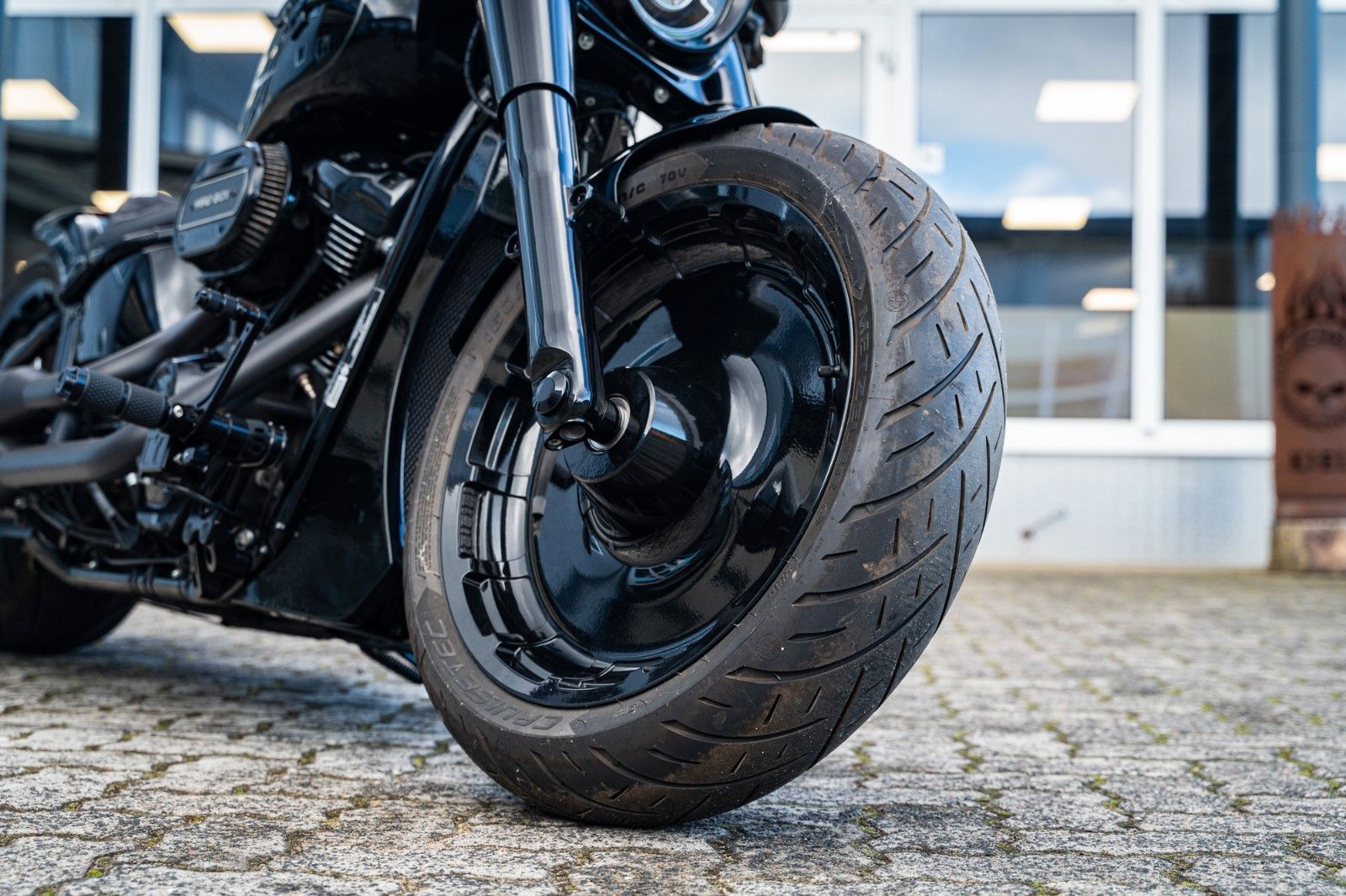 Fahrzeugabbildung Harley-Davidson FLFBS FAT BOY SOFTAIL 114 -JEKILL&HYDE- MAD BOY