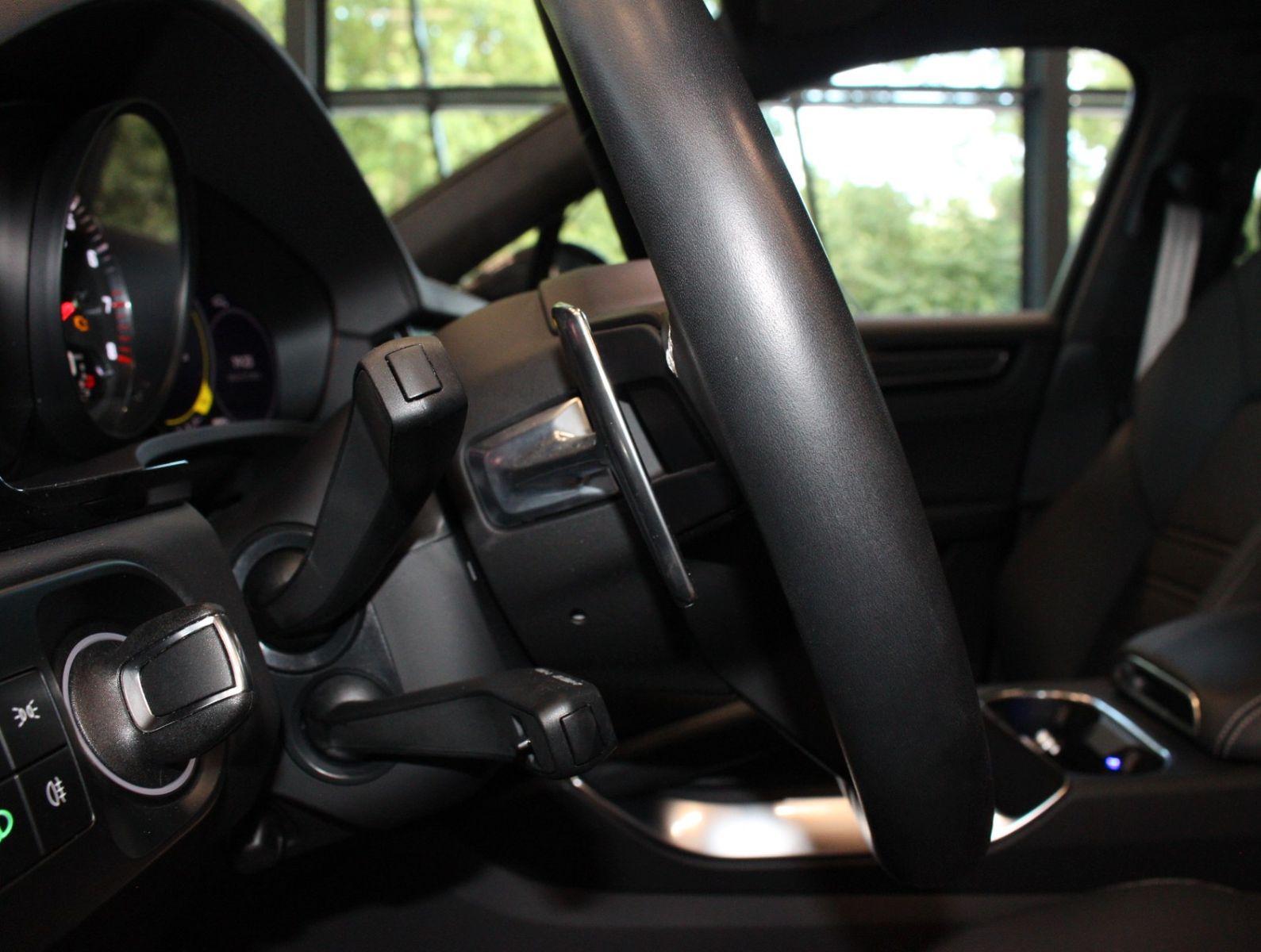 Fahrzeugabbildung Porsche Cayenne Turbo SportDesign-Paket|Carbon|PSCB|PDCC