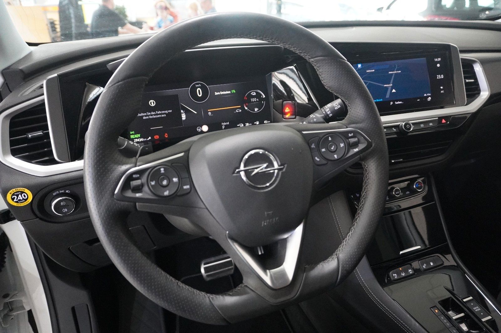 Fahrzeugabbildung Opel Grandland (X) 1.6T GSe HYBRID 4X4 NAVI/LED/SPORT