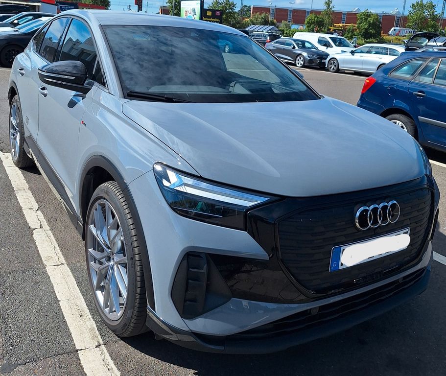 Image of Audi Q4 e-tron
