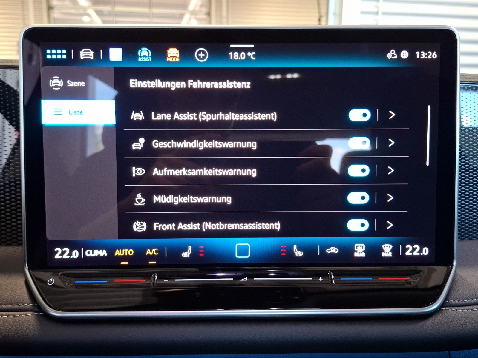 Fahrzeugabbildung Volkswagen Tiguan eTSI Life DSG LED AHK Navi AID ACC RFK SH