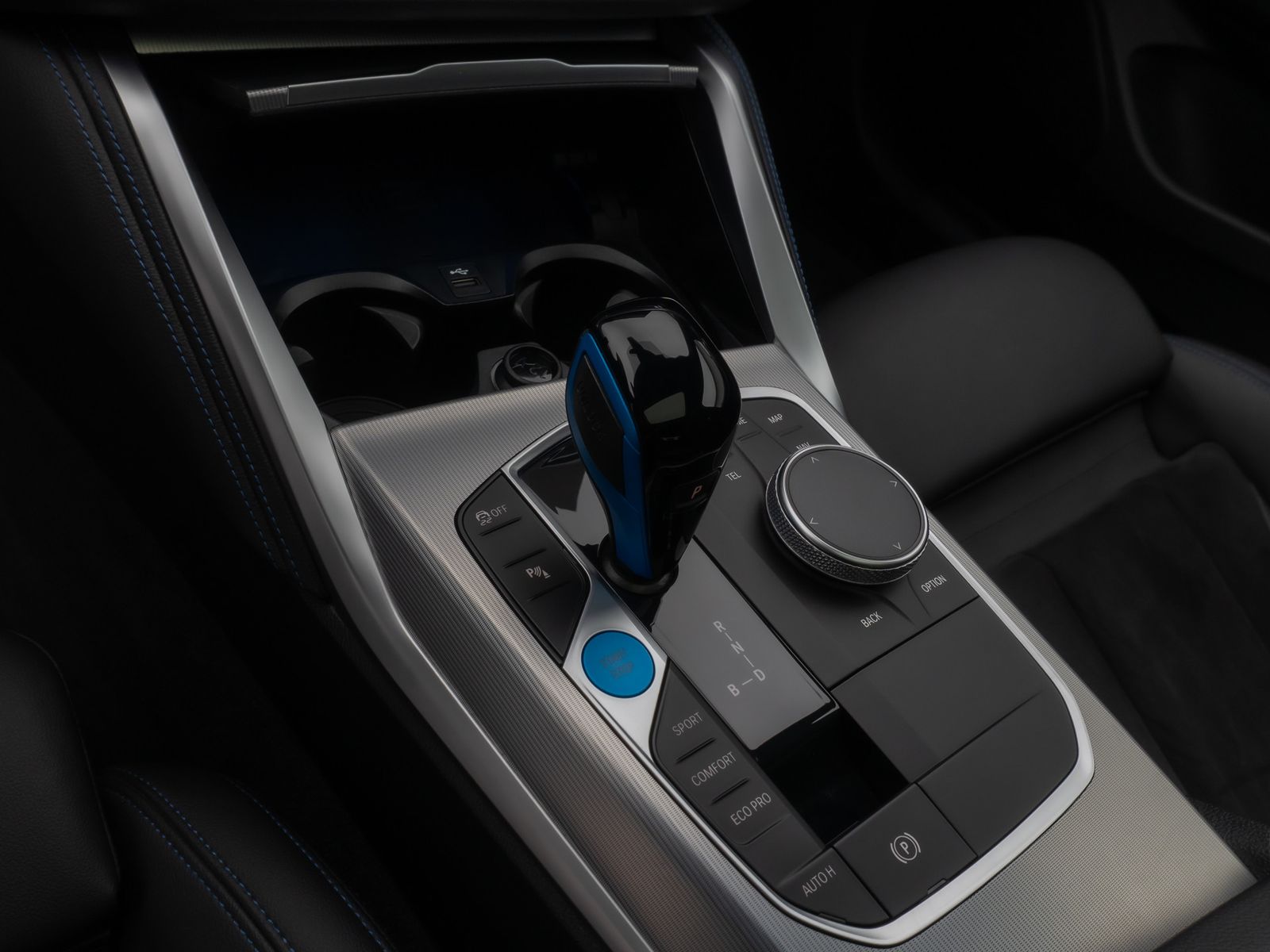 Fahrzeugabbildung BMW i4 eD40 M Sport Gran Coupè Kamera Glasdach HUD