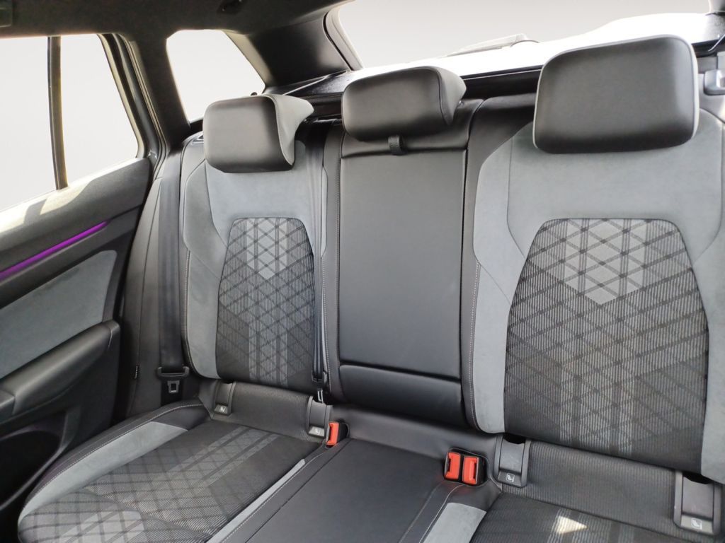 Fahrzeugabbildung Volkswagen Golf Variant 1.5 TSI R-Line, AHZV, ACC, IQ Light