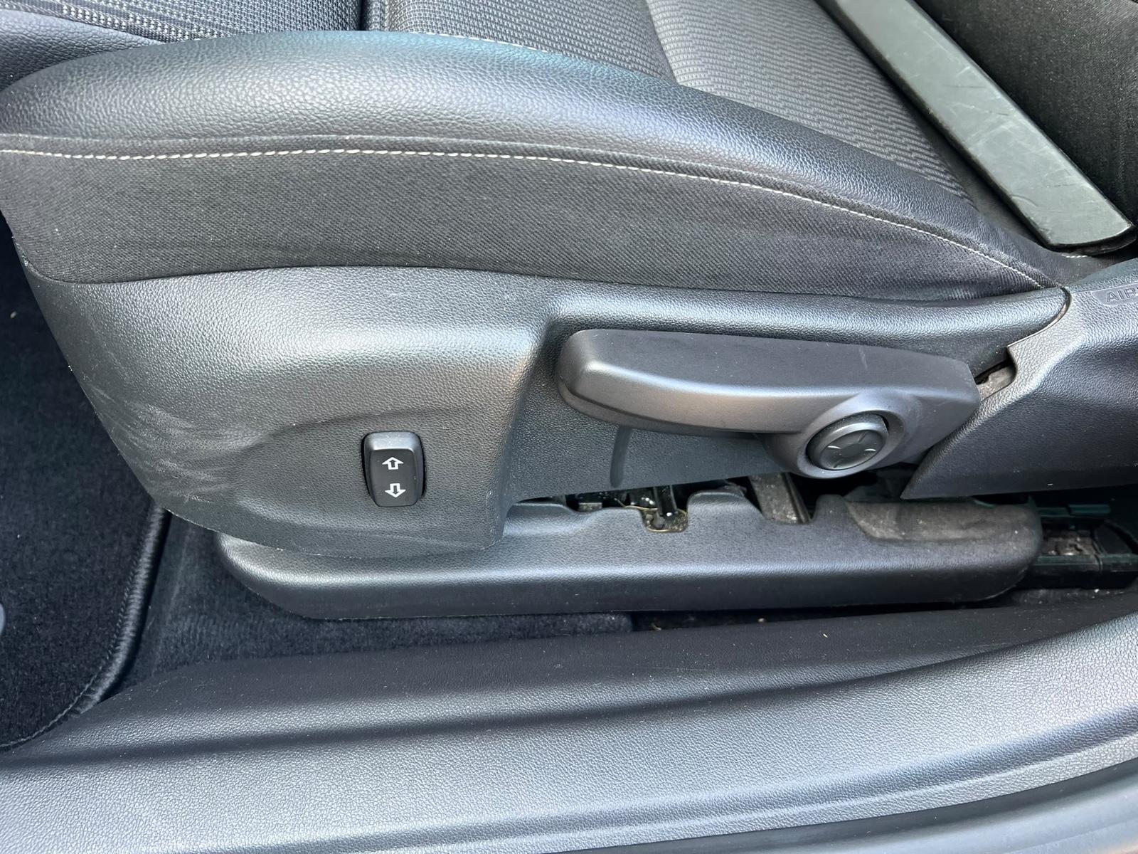 Opel Insignia B ST Scheckheft Navi Klima LED Pano AHK