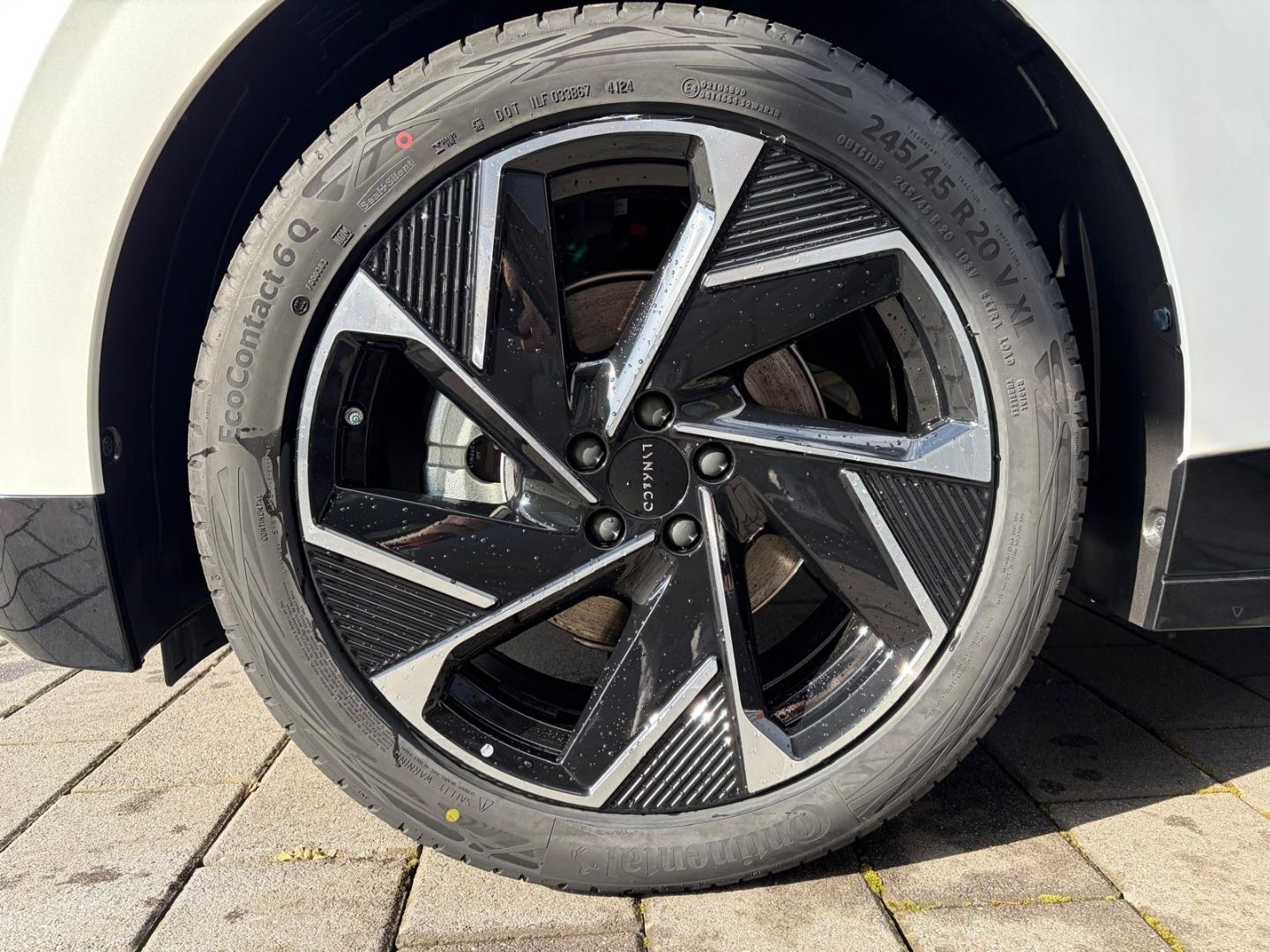 Lynk & Co 02