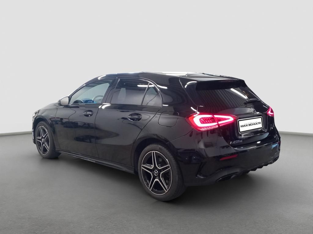 Fahrzeugabbildung Mercedes-Benz A 250 e Kompaktlimousine AMG Line*NightPaket*LED