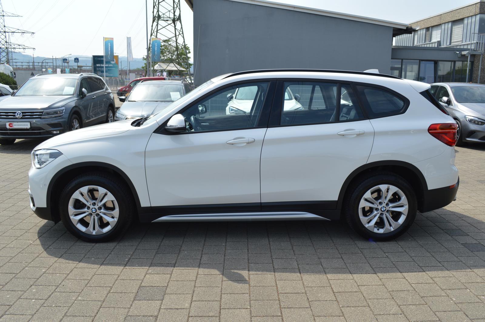 BMW X1 xDrive 20d xLine*Pano.Dach*HUD*Navi*LED*SHZ*