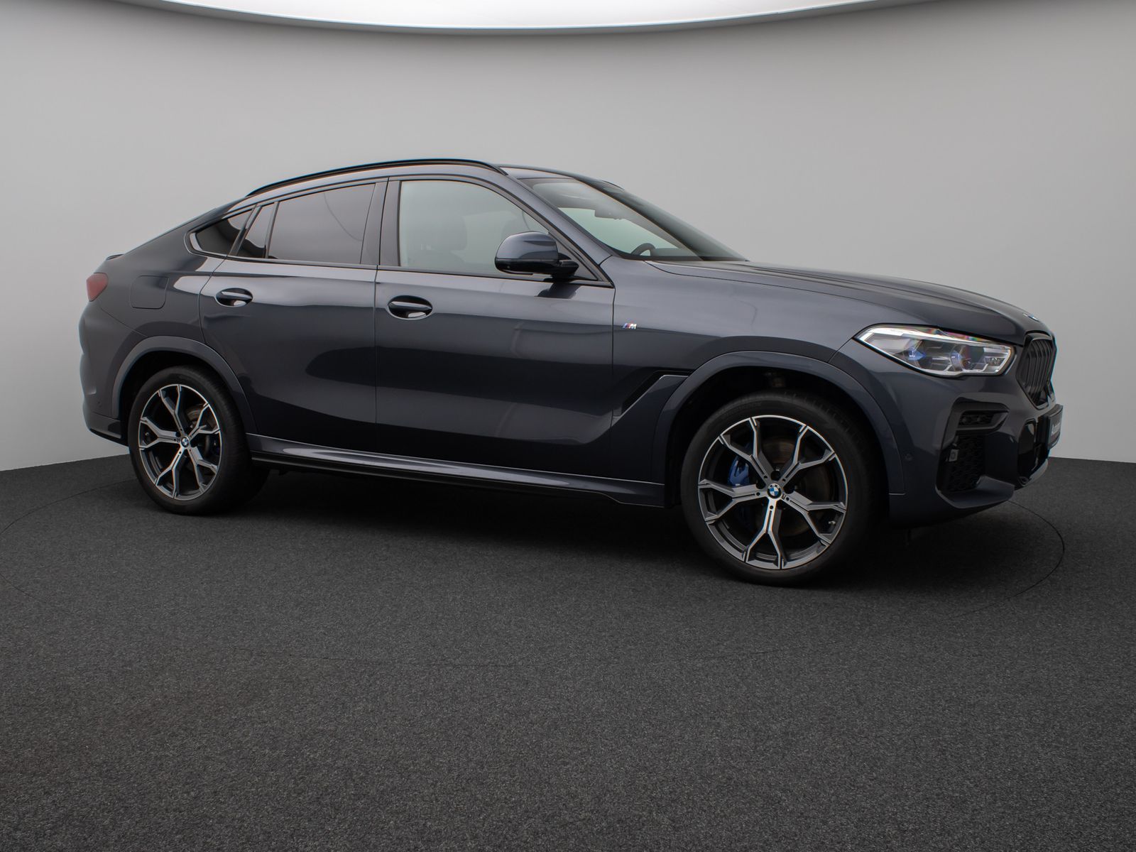 Fahrzeugabbildung BMW X6 xD30d M Sport Panorama Laser 360°HUD SoftClos