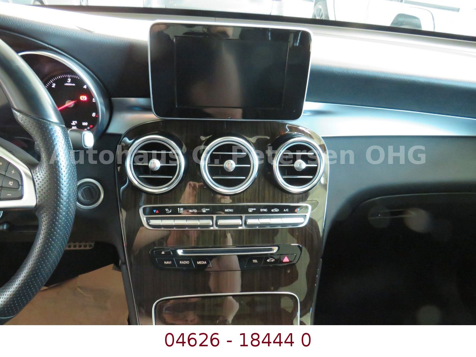 Fahrzeugabbildung Mercedes-Benz GLC 220 d 4M*Toten*AHK*LED ILS*AMG*Kamera*Panora