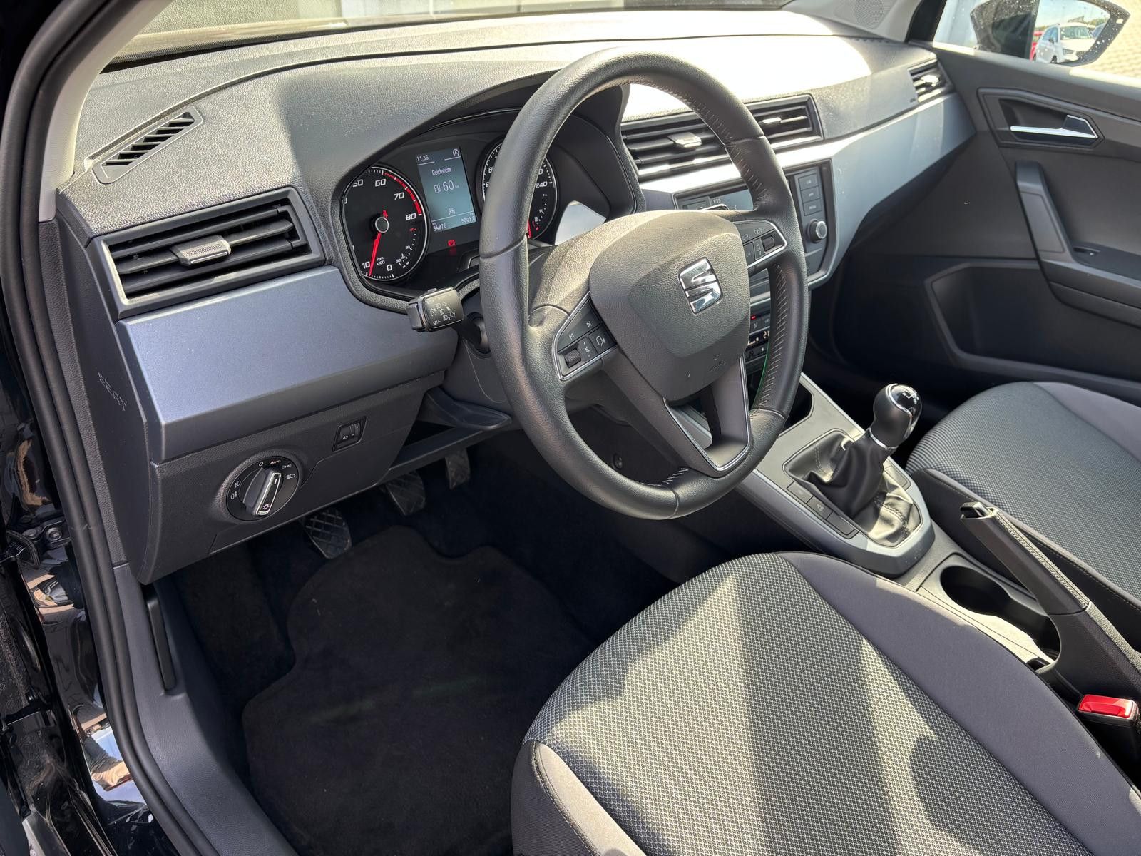 Fahrzeugabbildung SEAT Arona 1.0 TSI Style-KAMERA-SHZ-KLIMA-PDC-ALUS-