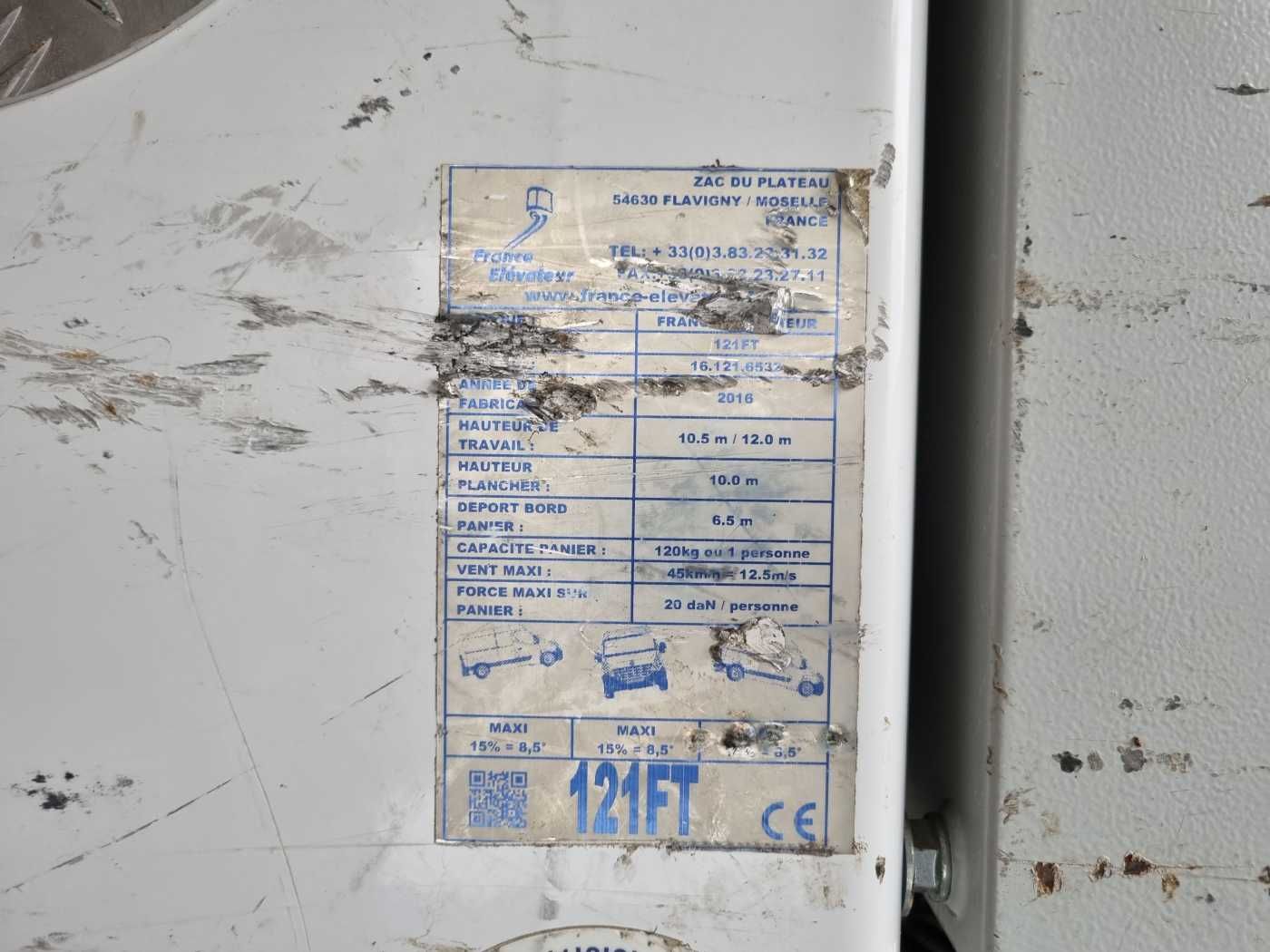 Fahrzeugabbildung Renault Master 2.3 dCi / France Elevateur 121FT, 12m