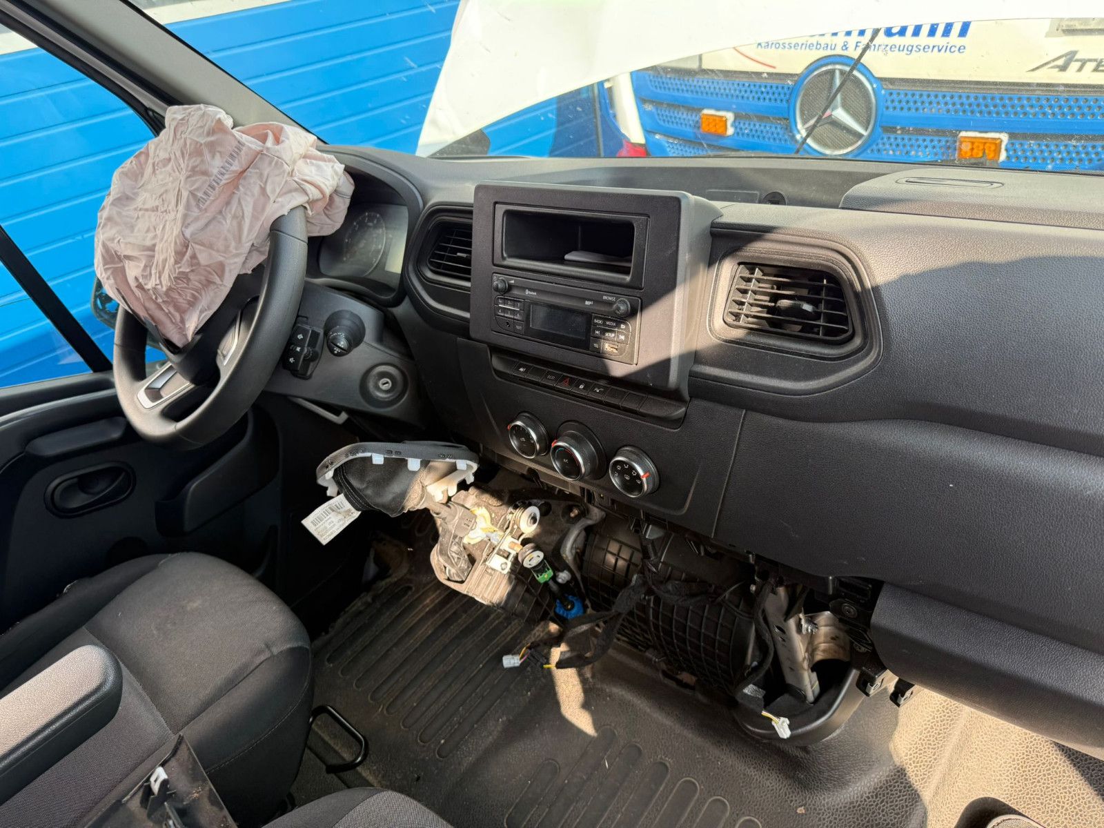 Fahrzeugabbildung Renault Master III Kasten L1H2 HKa 3,5t/1.HAND