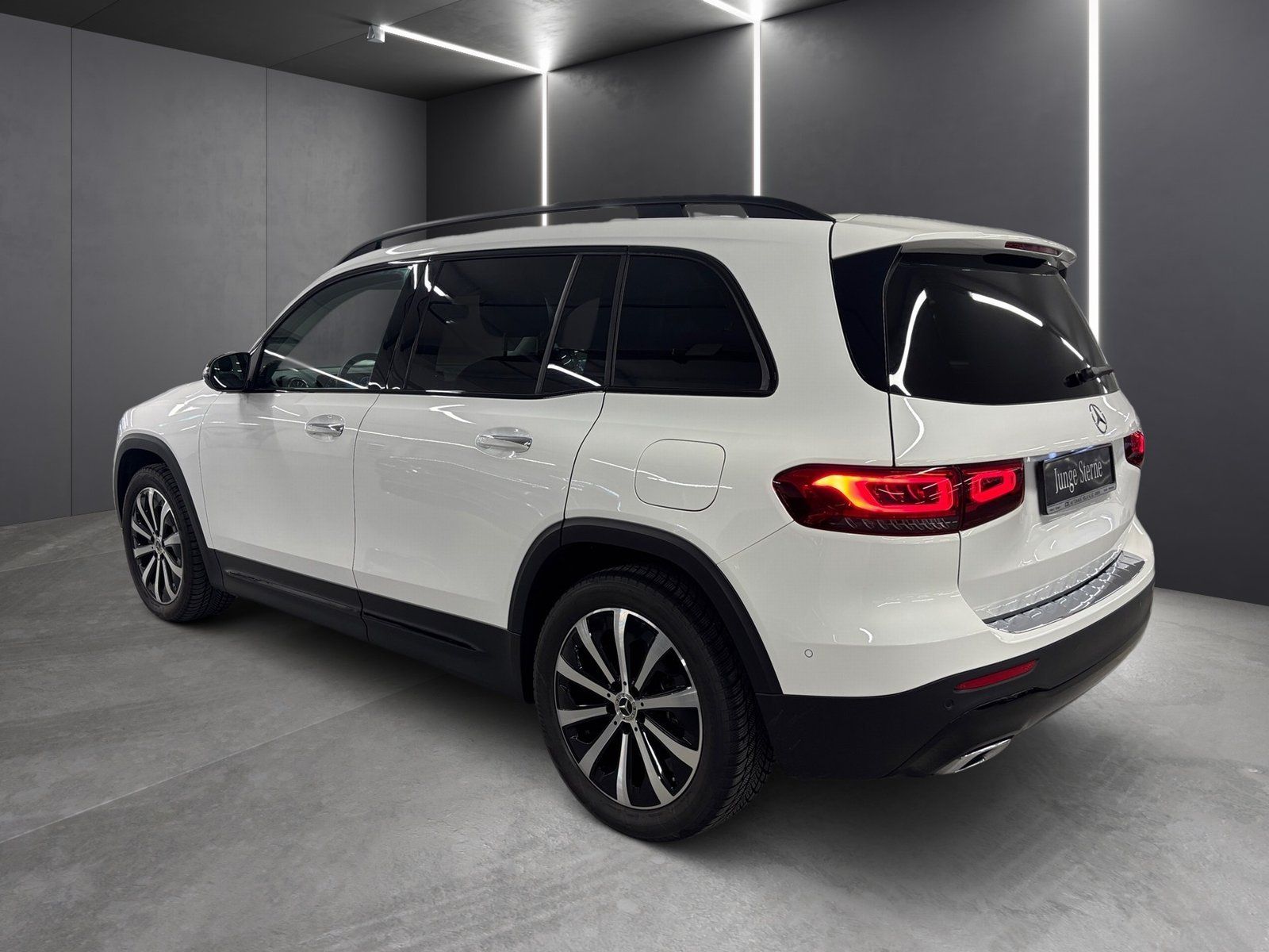 Fahrzeugabbildung Mercedes-Benz GLB 250 4M*Progressive*Night*LED*Kamera*Keyless*