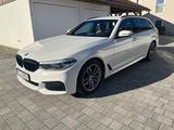 BMW 530d xDrive Touring M-Paket Sport 8xNEUbereift 