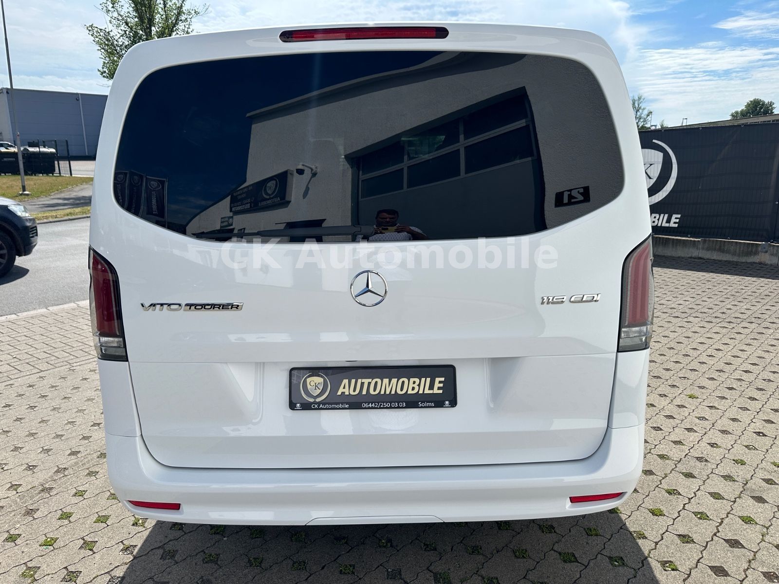 Fahrzeugabbildung Mercedes-Benz Vito Tourer 119 PRO lang/9 Sitze/Navi/LED/Kamera