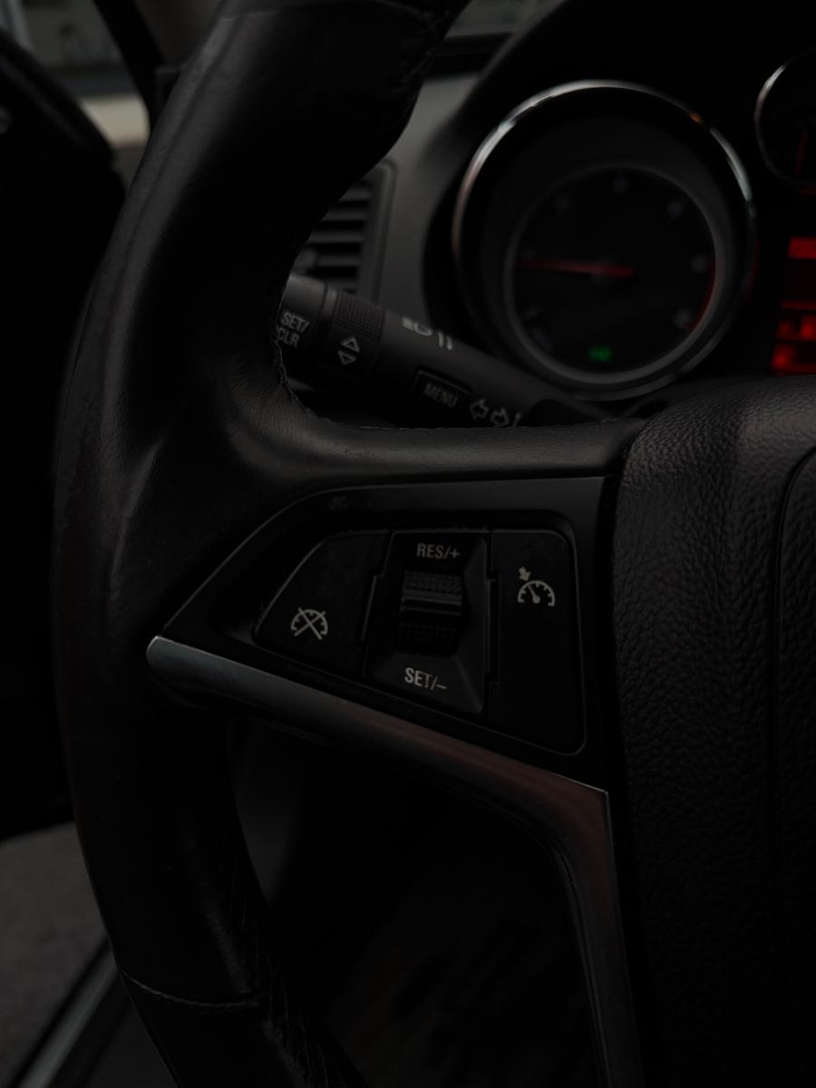 Opel Insignia 2013 — photo 20
