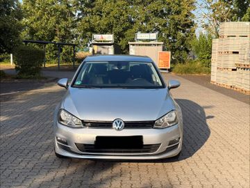 Volkswagen Golf - 8