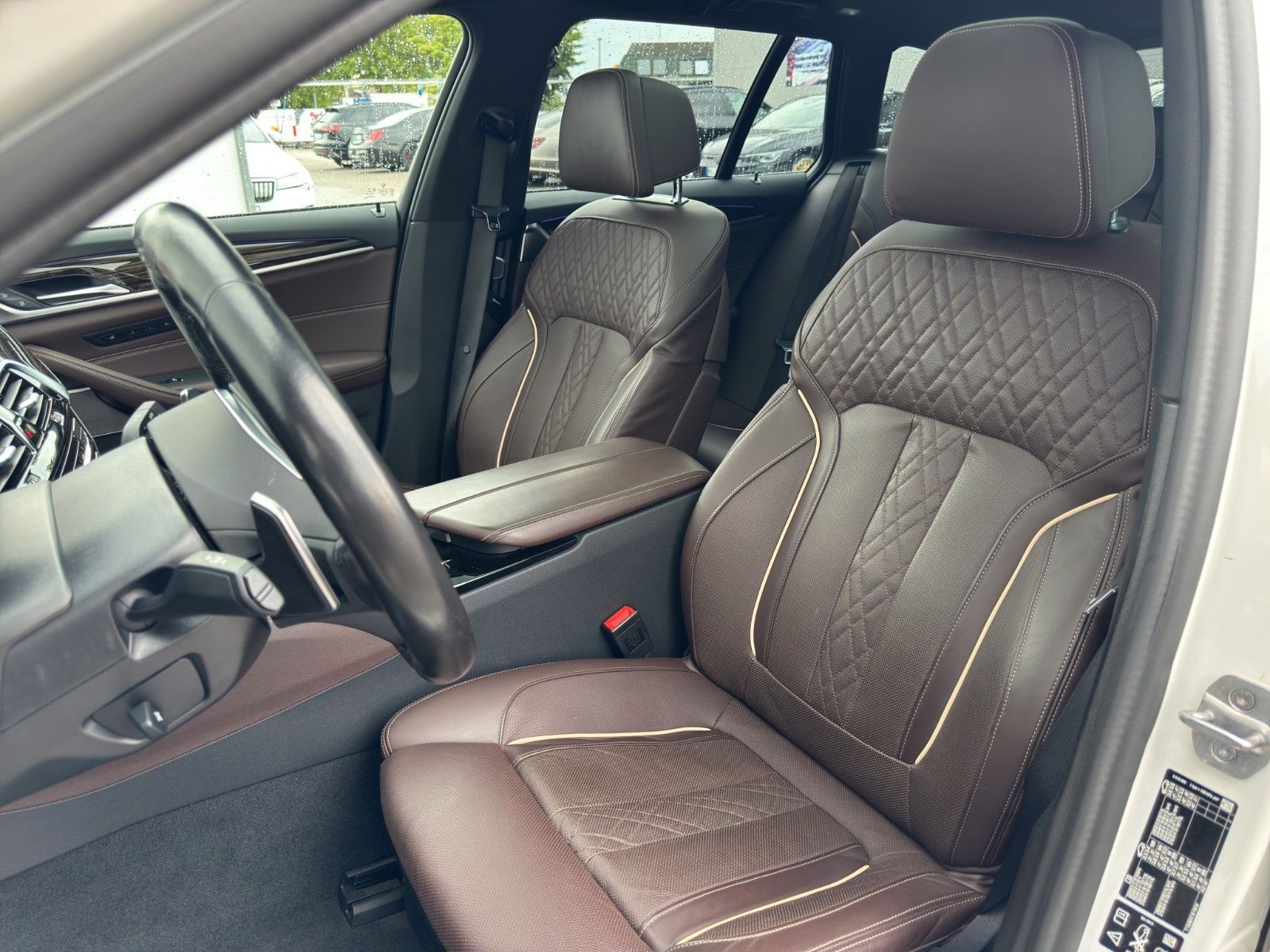 Fahrzeugabbildung BMW 540D XDRIVE M SPORT LASER 360° AHK HUD H&K BROWN