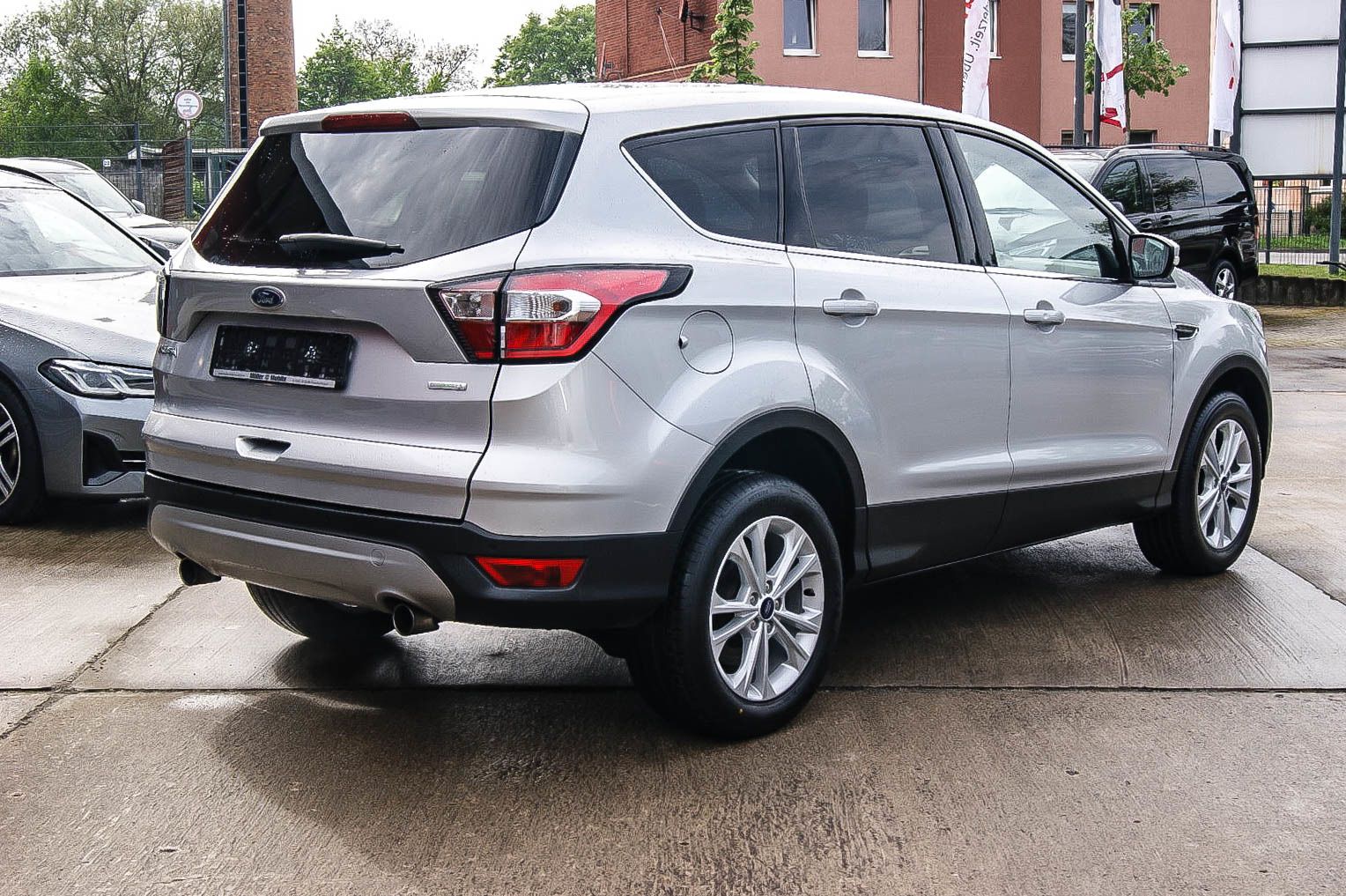 Fahrzeugabbildung Ford Kuga 1.5 Aut Titanium XENON NAVIGATION PDC 1HAND