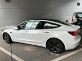 Tesla Model 3 Hinterantrieb. LED+NAVI+SHZ+PANO +4 Reif - Tesla Model 3 in Hamburg