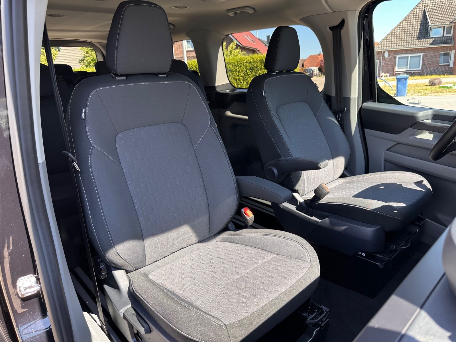 Fahrzeugabbildung Ford Tourneo Custom 2.0 EcoBlue 320 L2  Titanium Aut.