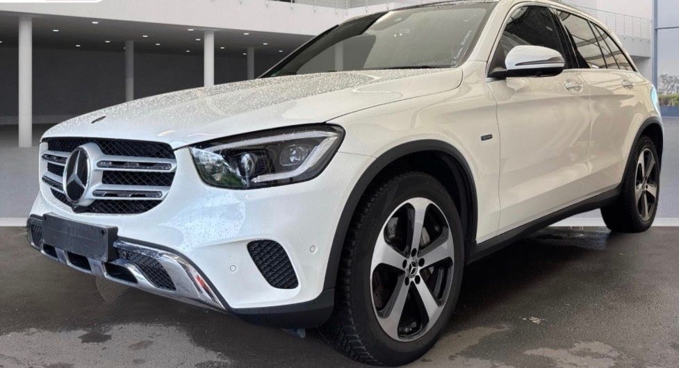 MERCEDES-BENZ GLC 300 e 4Matic AMG OFF Road Multibeam Pano 360