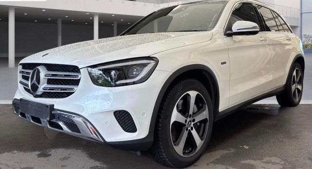MERCEDES-BENZ GLC 300 e 4Matic AMG OFF Road Multibeam Pano 360