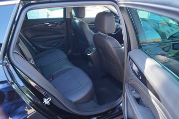 Opel Insignia - 12
