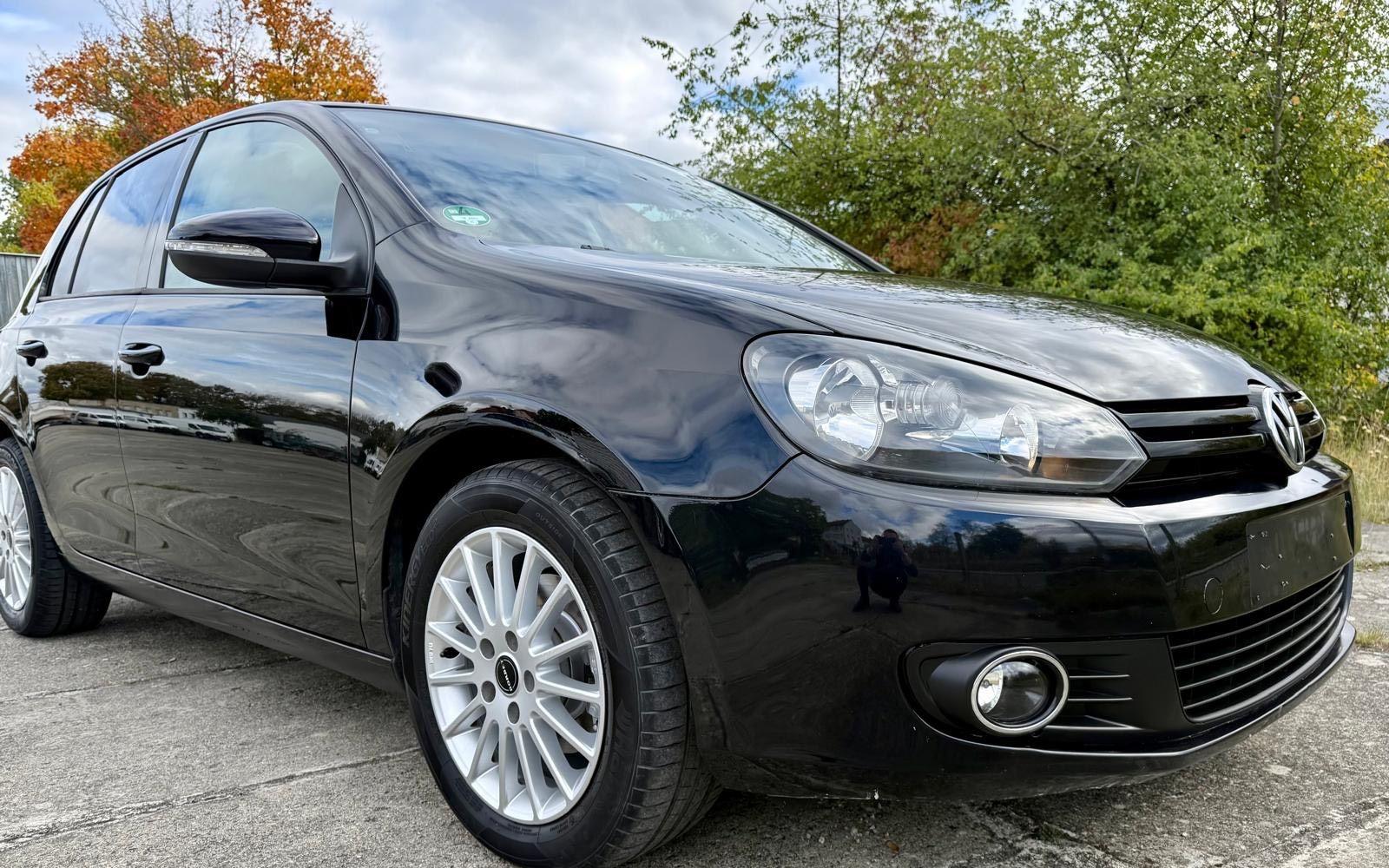 Volkswagen Golf 2009 — interior