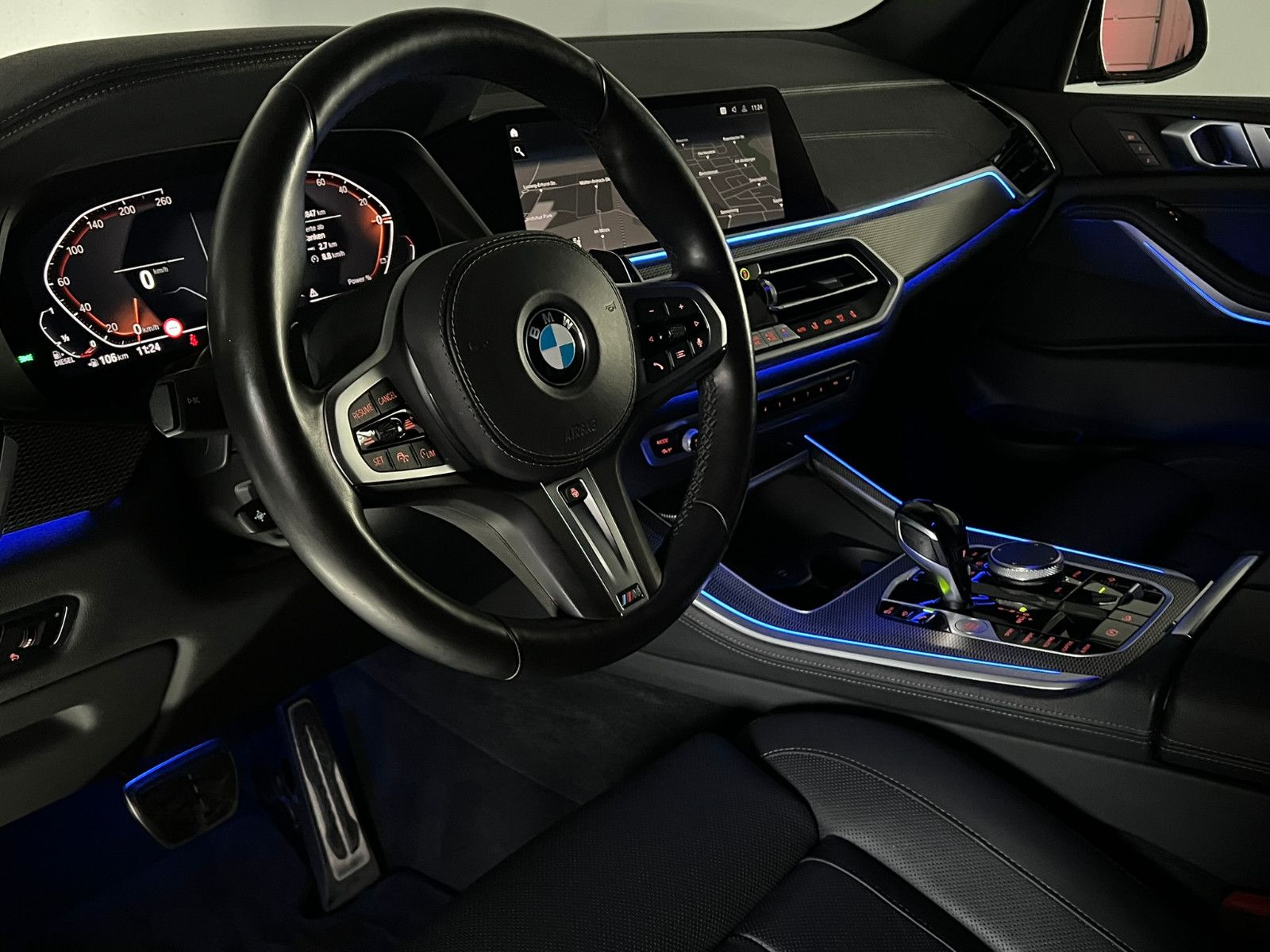 Fahrzeugabbildung BMW X5 xDrive 30 d M SPORT/DAB/AHK/ACC/360*/7-SITZER