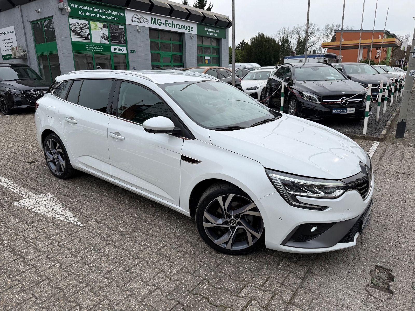 Fahrzeugabbildung Renault Megane IV Grandtour R.S. LINE 1-HD NAVI LED BOSE