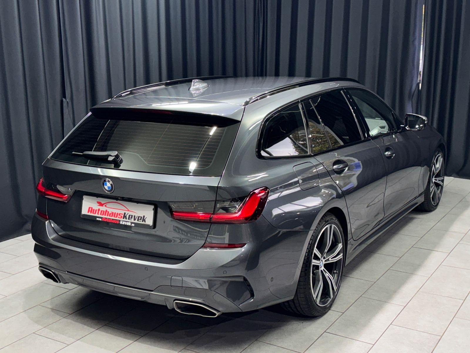 Fahrzeugabbildung BMW M340i Touring xDrive|LASER|HEAD-UP|AHK|ACC|