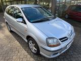 Nissan Almera Tino 2.0 Comfort - Nissan aus 2001