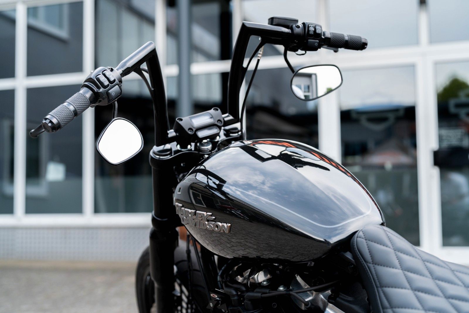 Fahrzeugabbildung Harley-Davidson FXBB STREET BOB SOFTAIL - MCJ - BIG SPOKE -