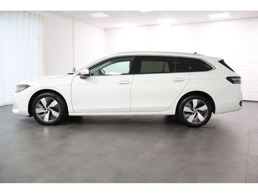 Volkswagen Passat Variant 1.5 eTSI Business DSG Navi Matrix foto 7