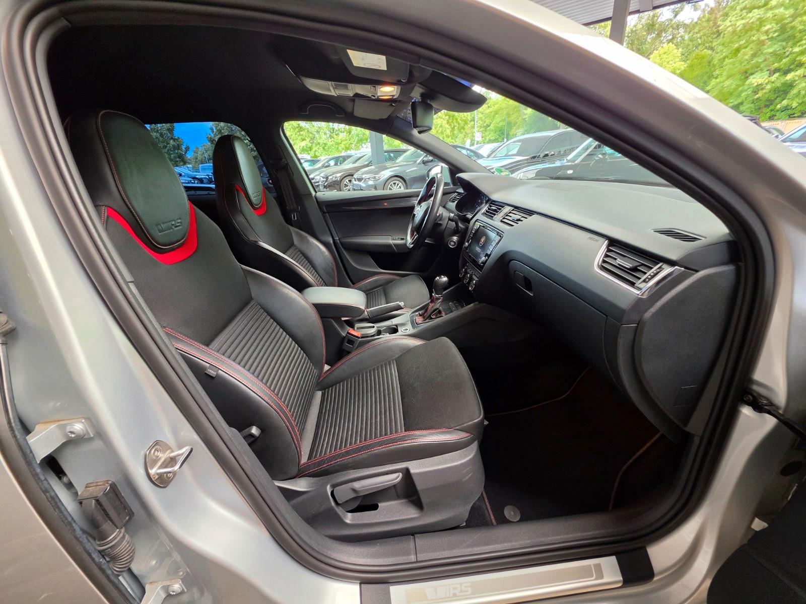 SKODA OCTAVIA COMBI RS DSG  220 ch BVA - GPS - SONORISATION CANTON - SIEGES CHAUFFANTS - CLIMATISATION AUTOMATIQUE - PHARES XENON