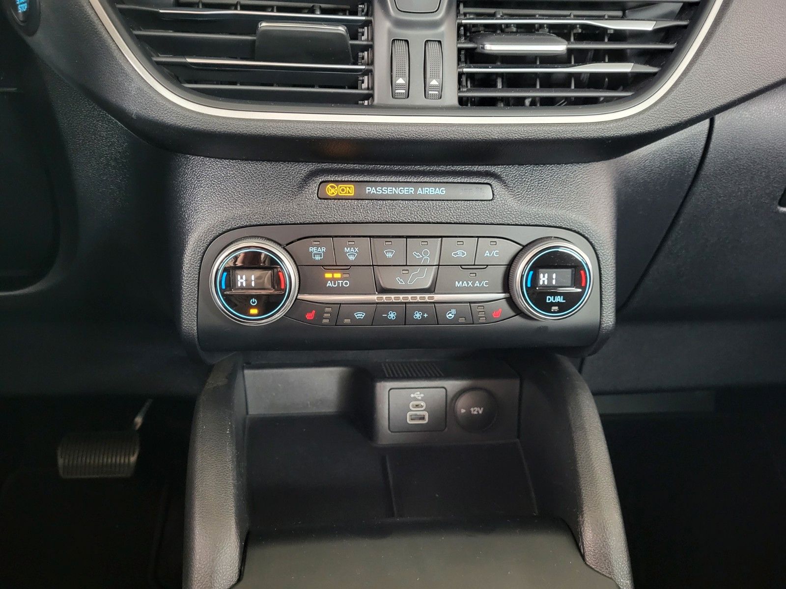 Fahrzeugabbildung Ford Kuga Plug-In/NAVI/SITZHZG./AHK/PDC