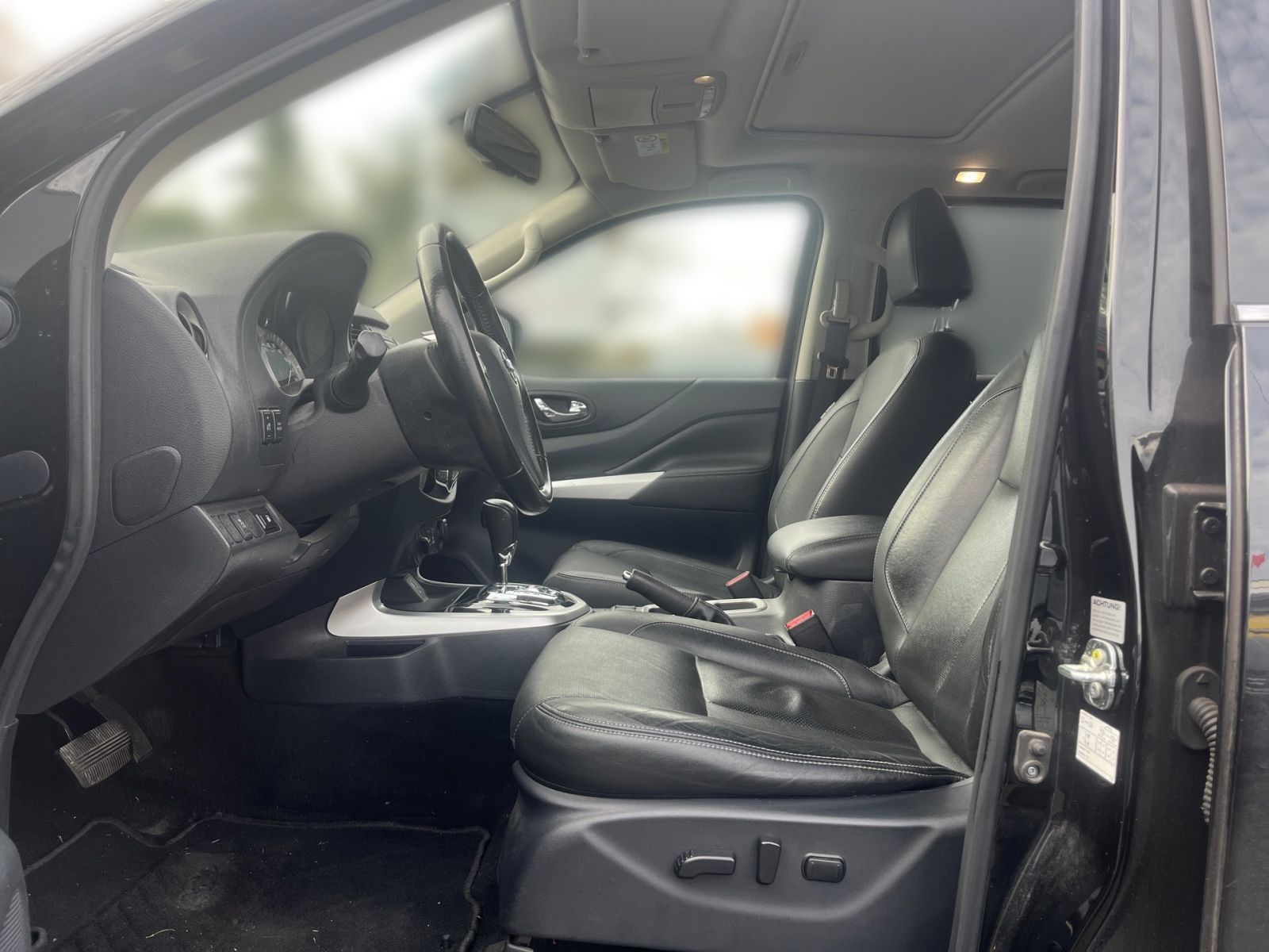 Fahrzeugabbildung Nissan Navara Tekna 4x4 *AHK*SHZ*PANO*NAVI*