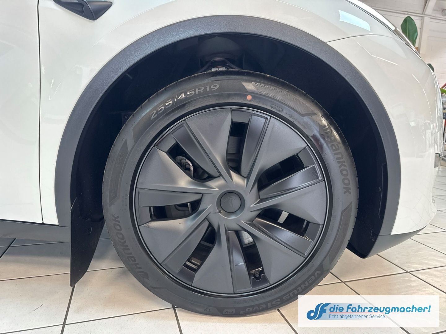 Fahrzeugabbildung Tesla Model Y RWD Panorama Navi Soundsystem LED ACC WL