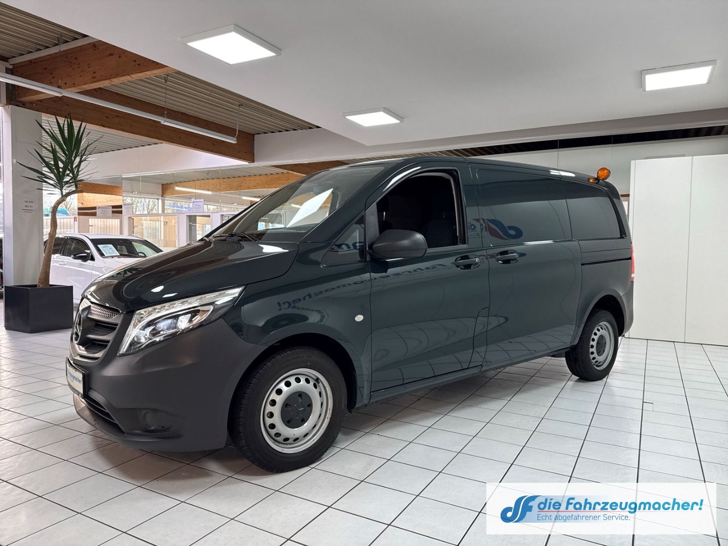 Fahrzeugabbildung Mercedes-Benz Vito Kasten 114 CDI FWD kompakt LED Blendfreies